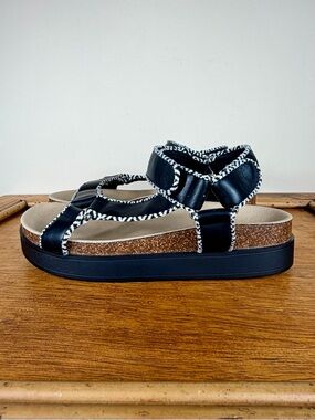 NEW WYDR Studios Women’s Leather Nevada Footbed Sandals Size 8 Black